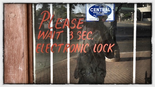 Please Wait 3 Sec. Electronic Lock