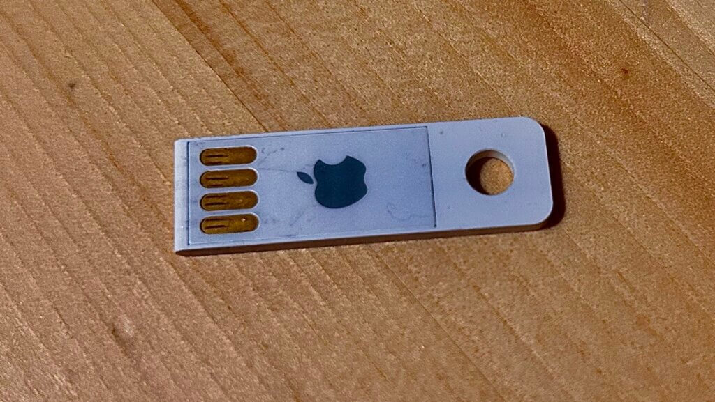 Apple flash drive